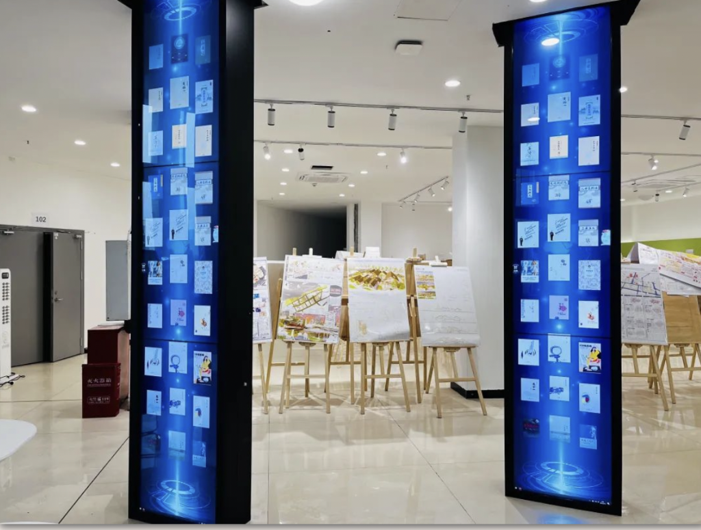 重庆城市科技学院超星瀑布流电子借阅机。受访单位供图 重庆城市科技学院超星瀑布流电子借阅机。受访单位供图