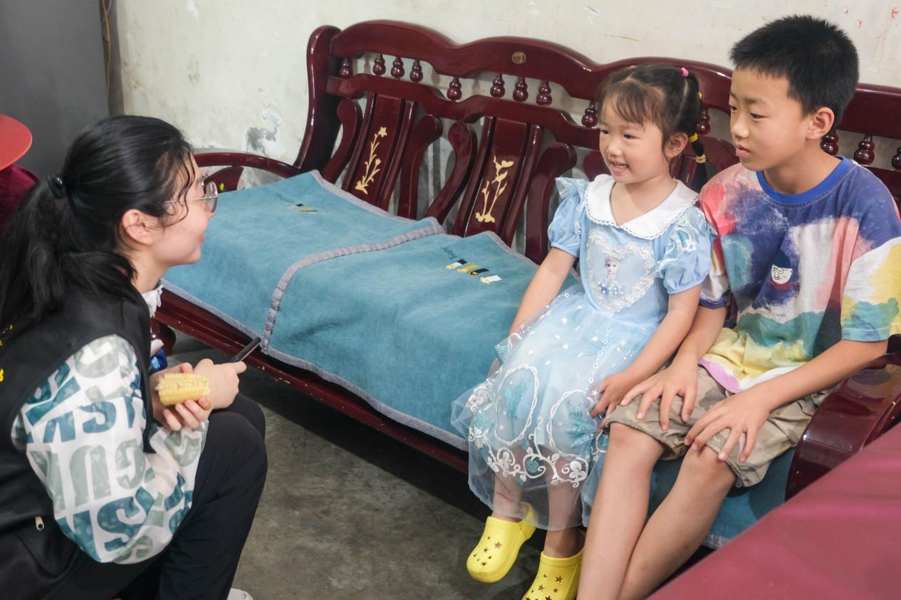 黄灿黄凯睿 采访 全景 黄灿黄凯睿 采访 全景