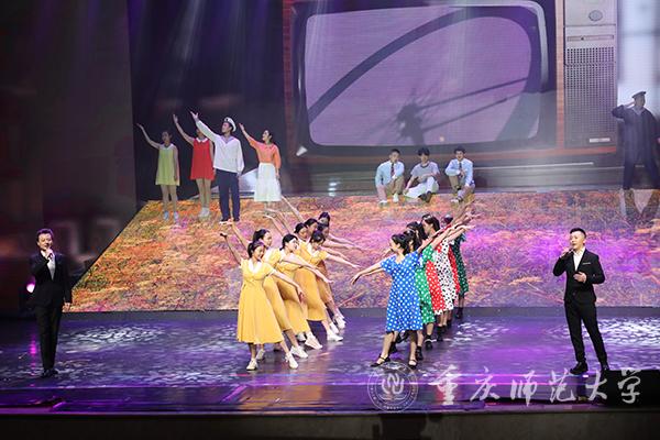 15.歌曲联唱《青春多美好》